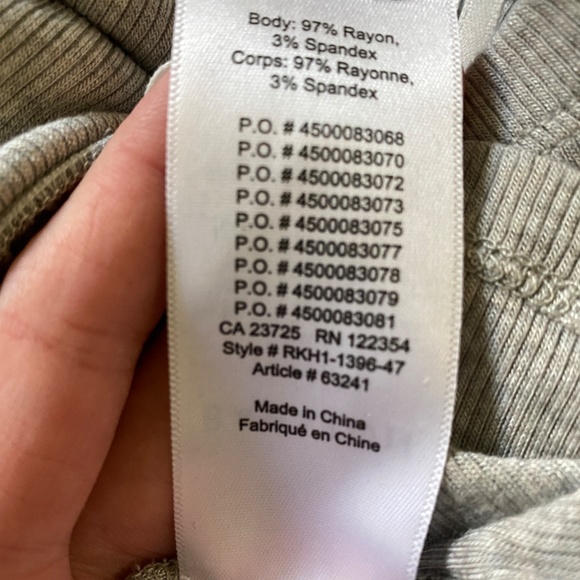 Aritzia Babaton Phil Off The Shoulder Shirt - grey size xxs - Picture 3 of 6